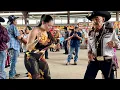 Lagu Los bailes fin de semana en la pulga de Álamo Texas