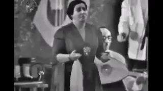 عظمة ام كلثوم      كنت بخلصلك في حبي من كل قلبي وانت بتخون الوداد من كل قلبك   حب إيه  دندنها