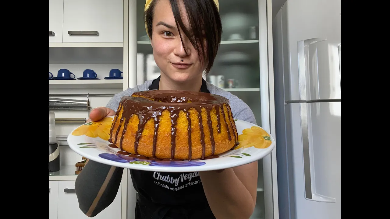 BOLO VEGANO DE CENOURA (SEM OVO • RECEITA FÁCIL). 