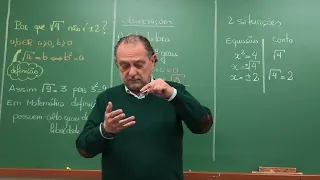 Por que a raiz quadrada de 4 não é +/-- 2 ?