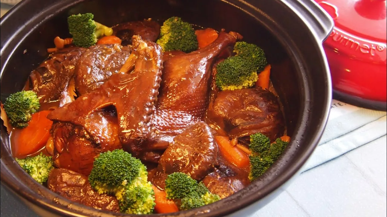 Claypot Herbal Duck w/ Mushrooms  Super Easy Chinese Food Recipe