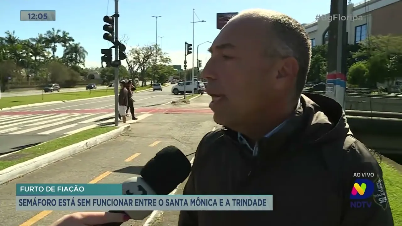 Semáforo está sem funcionar devido ao furto de fiação elétrica entre o Santa Mônica e a Trindade