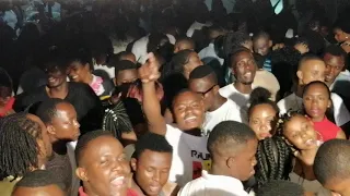 kamtswere of utamaduni band performing kitasi na nyevu live at mnarani club kilifi white party