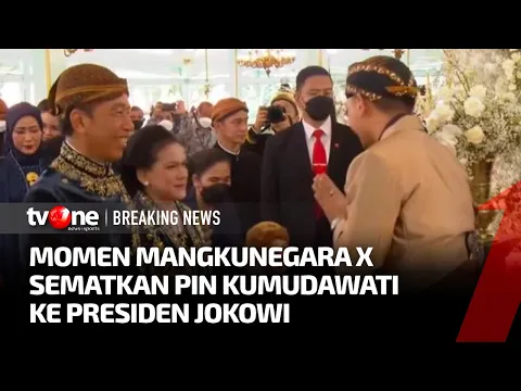 Presiden Jokowi Dapat Pin Kumudawati dari Mangkunegara X