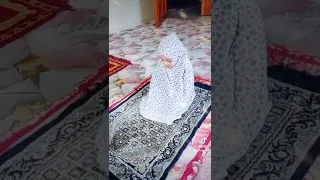 الا صلاتي ماأخليها هي حياتي دنيتي فيها 