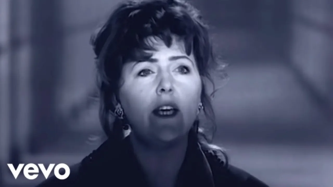 Maggie Reilly - Everytime We Touch (Official Video)