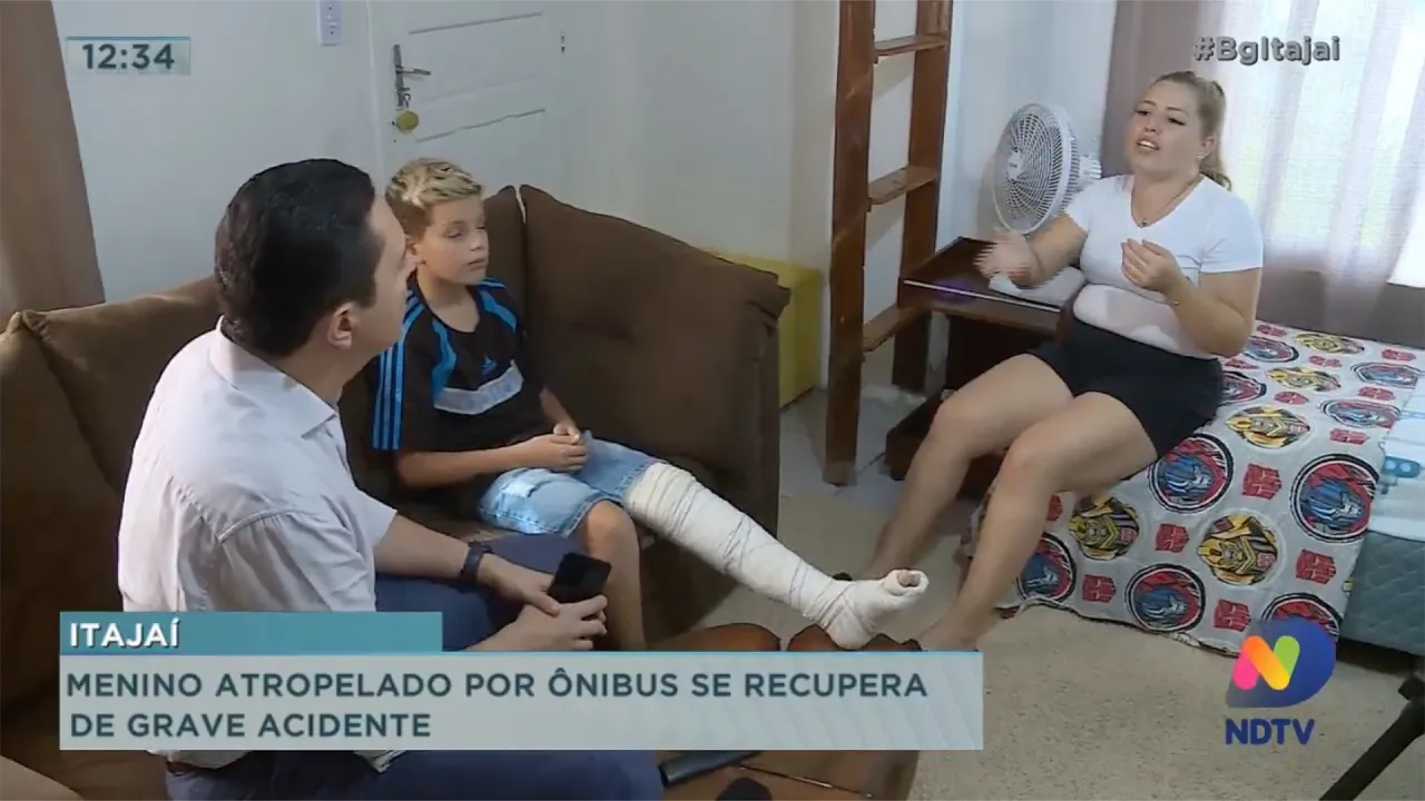 Menino atropelado por ônibus se recupera de grave acidente