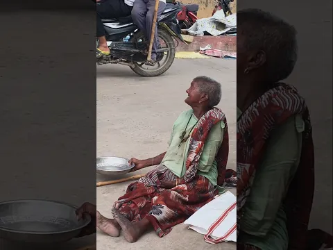 Hungry old woman 🥺❤️🩹 #shorts #helping #humanity #kindness