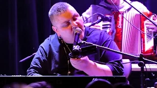 ארקדי דוכין היא לא דומה הופעה חיה בזאפה תל אביב 