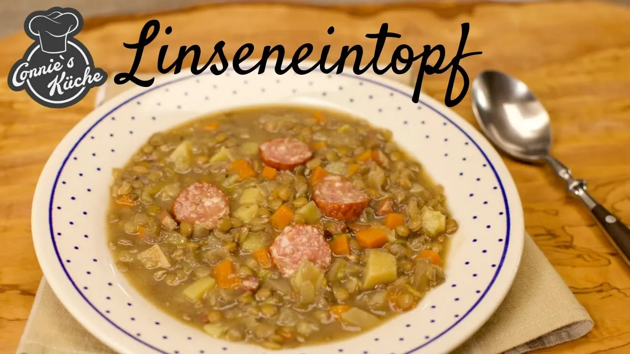 Ein Klassiker der indischen Küche: Dal Suppe mit roten Linsen. Dieses leckere, herzhafte Wohlfühlger. 