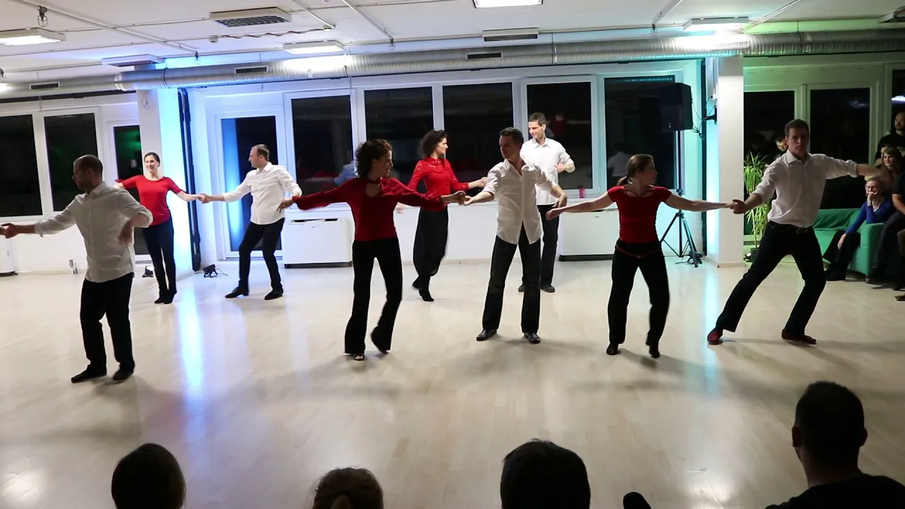 Freeswing bemutató 2018 - West coast swing extrahaladó csoport