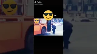 حب الخمر والنسوان صاير بدمي عاده 