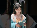 離婚當天被創飛，和前夫雙雙穿越到古代拜堂現場，豈料前夫竟變權臣，嘴上說不愛她卻還要為她擋毒，退婚之後，追妻追到紅了眼！