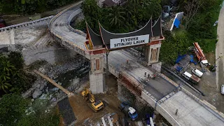 PENAMPAKAN PINTU MASUK FLYOVER SITINJAU LAUIK.Beginilah Perkembangan Proyek Negara Senilai Triliunan