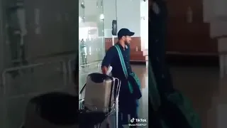 عمر كمال بعد سنين في الغربه شافوني   دندنها