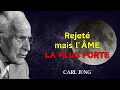 Lagu Pourquoi le “MOUTON NOIR” rejeté de la famille est en réalité l’ÂME LA PLUS FORTE – Carl Jung