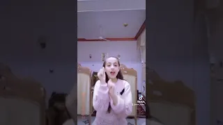 فكك من الدكن انا عاوز اقاك عالعلن 