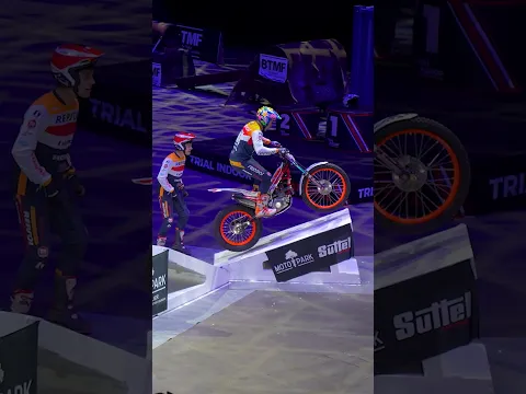 Toni Bou nails it on the second try 🔥 #trialindoor #xtrial #motorsport #trial #moto