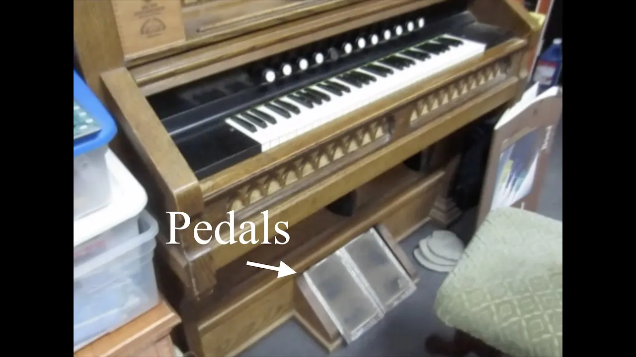 Old pump organ (how it works)