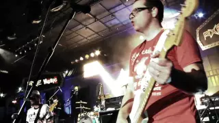 Download Weezer - Buddy Holly (Live at AXE Music One Night Only) MP3