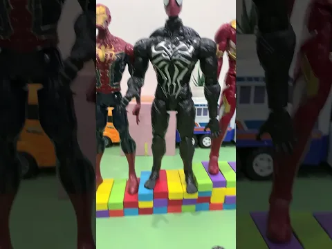 Attaching heads to Hulk, Spider-Man, Iron Man, and Venom (error versions)