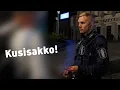Lagu Tamperelaismies veti ”käärmeen” esiin Keskustorilla – poliisi rapsautti sakot | Poliisit 24/7