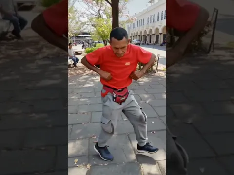 Chayanne baila igual a snoop Dogg #viral #snoopdogg #elsalvador #plazalibertad