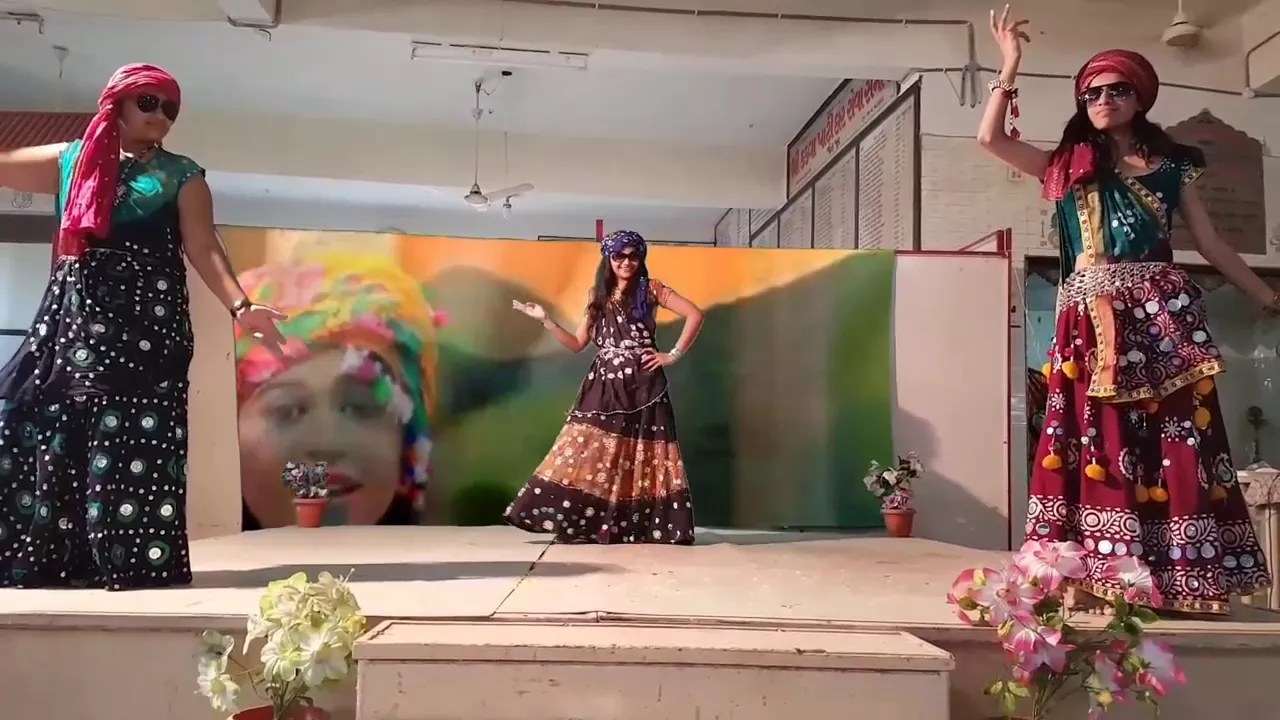 Gujrati desi dance Leri lala  " kinjal dave ni sathe"