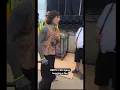 Download Lagu Oli Sykes hugging a fan #bringmethehorizon
