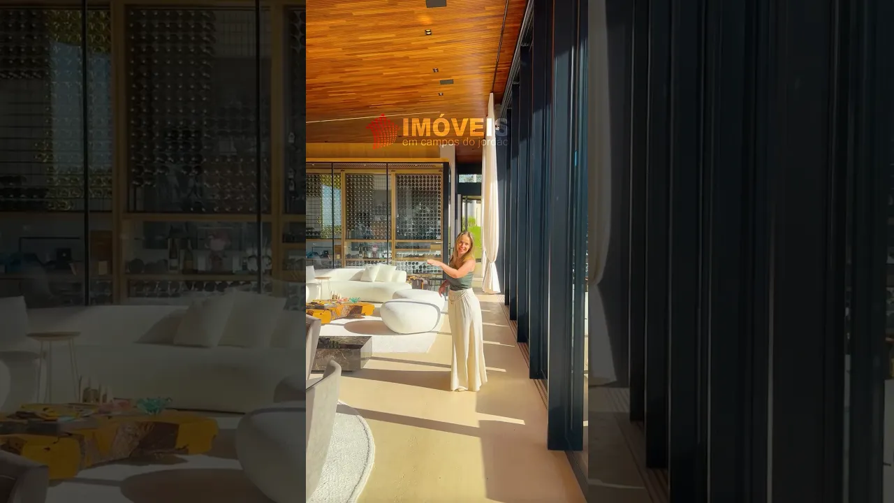 Video do Imóvel: Luxo e modernidade em Campos do Jordão. Com 11 suítes, heliponto, piscinas e até pista de boliche.