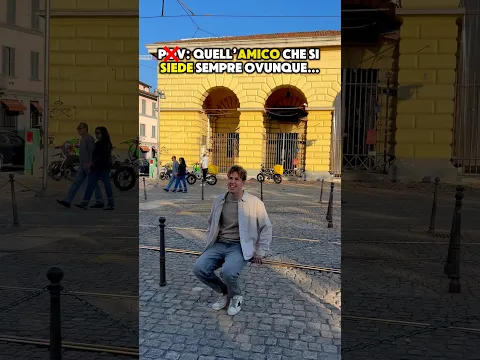 L’amico che si siede sempre 😂 - EDOARDO CALÓ