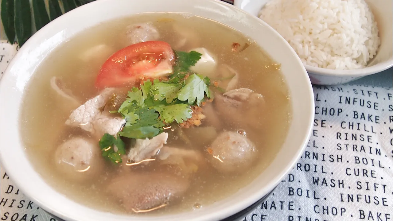 Easy Singapore Recipe: Pig Organ Soup  Yummy Chinese Soup
