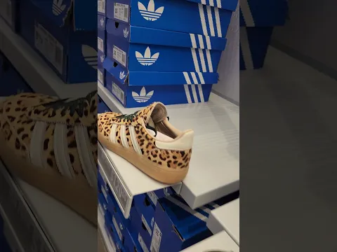 ADIDAS SNEAKERS SPORTSWEAR STYLE #adidas #sportswearfactory #shorts #shortvideo