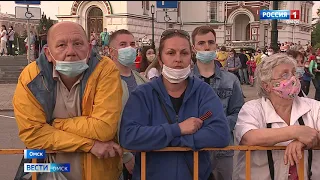 Красочный салют в честь героев тыла прогремел в эту субботу над Соборной площадью