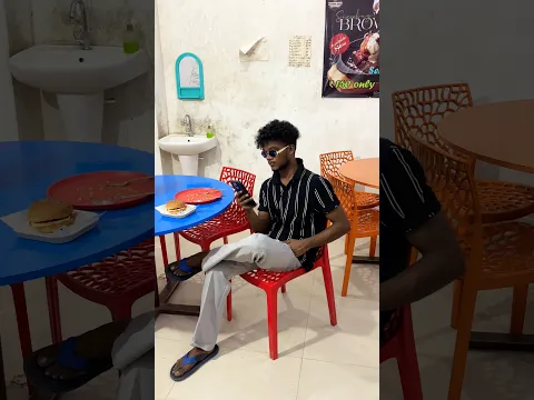 ग़ज़ब बेज्जती हो गया🤣🤣#funny #comedy #short #shortfeed #realfools #surajroxcomedy #vikram #ajeet