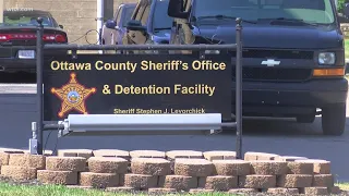 Man accused in estranged wife s murder found dead in Ottawa County jail cell