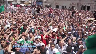 الشعب الأردني يهتف لبيك يا اقصى بالروح بالدم نفديك يا فلسطين في مسيرة وسط العاصمة عمان 