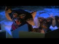 Video di Gremlins - Christmas carolers scene