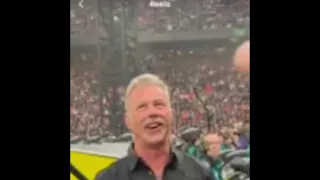 James Hetfield Of Metallica Enjoys Megadeth S Peace Sells In Concert 