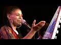 Download Lagu Sona Jobarteh \u0026 Band - Bannaya