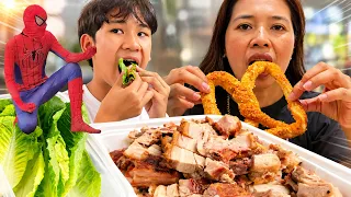 หมูย่างบ้านสิงห์ กินกับผักสลัดเข้ากันดี