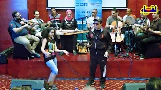 سمير  صبرى يفاجىء الحاضرين بعد    سنة ب  روق ياابو على   فى مهرجان الاغنية ال    دندنها