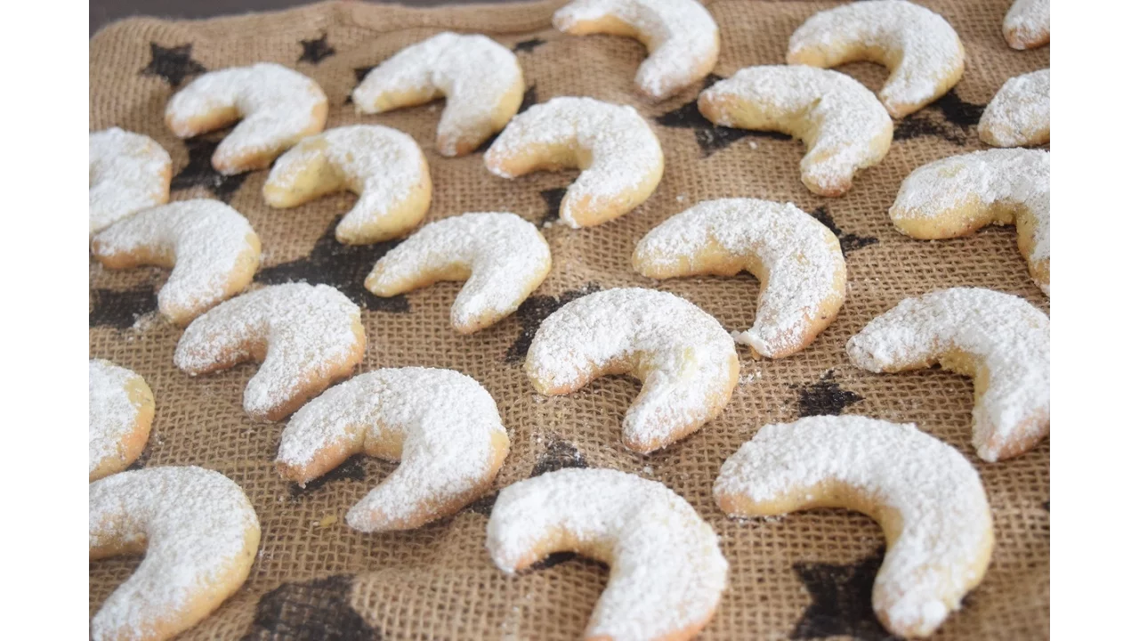 Zarte Vanillekipferl - Klassisches Weihnachtsgebäck I Plätzchen. 