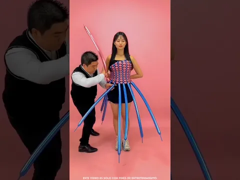 Papá creó un increíble vestido de graduación con globos para su hija🎈🎓