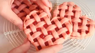 صكيـ ته بالصحن يوم قال ياالقصيره الا خق علي بعدها 