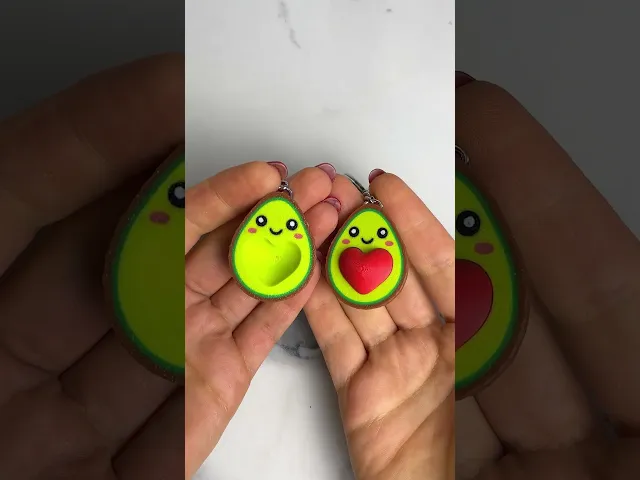 Avocado Couple Keychain, Romantic San Valentine Gift, Heart video thumbnail