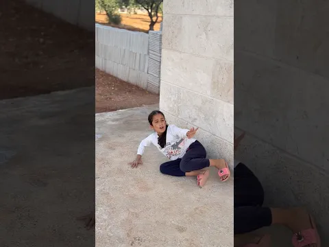 سرقت اموال الطفلة المشردة🥹😮لكن عندما لحقت بها المشردة كانت الصدمة بالنهاية❤️‍🩹🙌