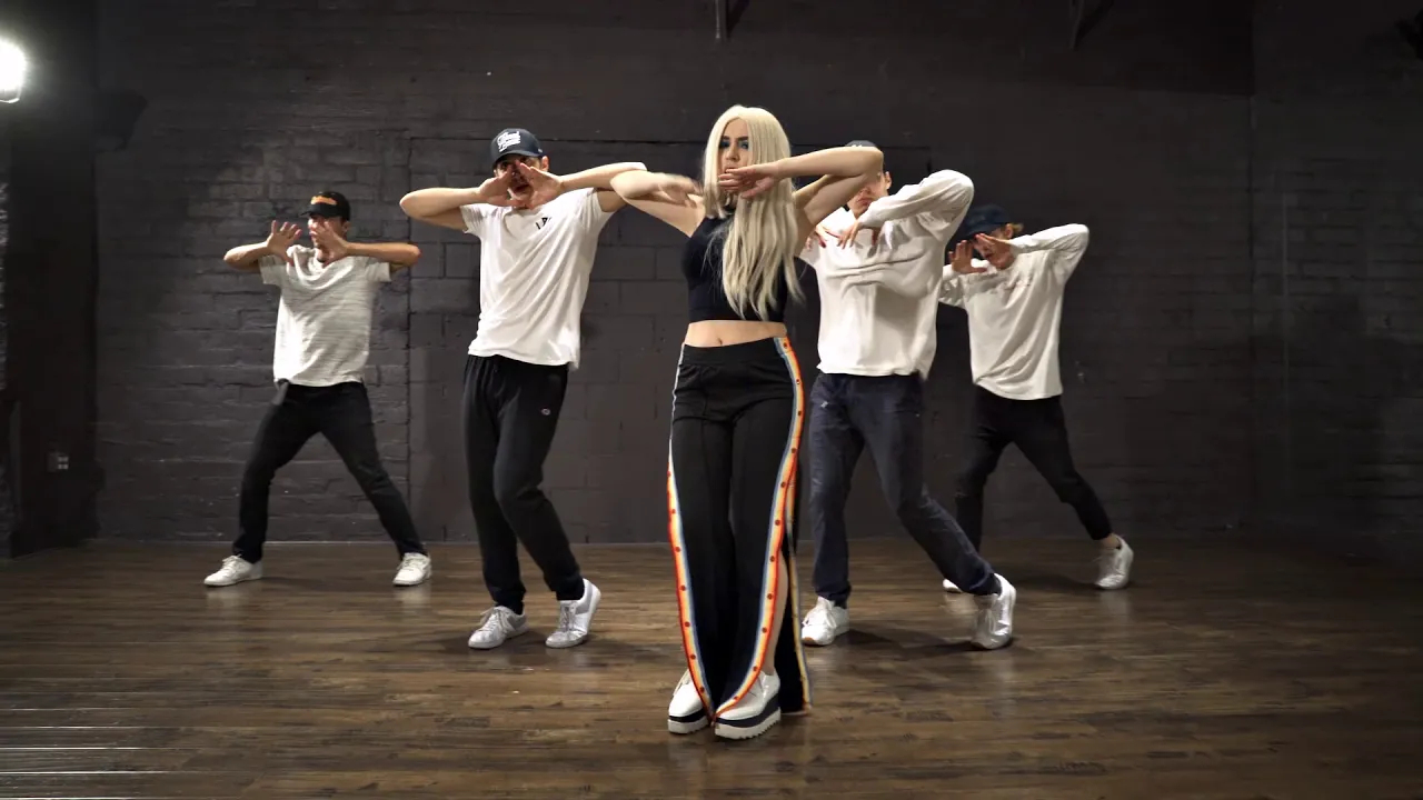 Ava Max – Sweet But Psycho (The Williams Fam Dance) Ava Max – Sweet But Psycho (The Williams Fam Dance)