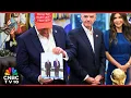 Download Lagu Trump zegt 'niet blij' te zijn dat Rusland Amerikaanse fabriek in Oekraïne heeft aangevallen, dre...