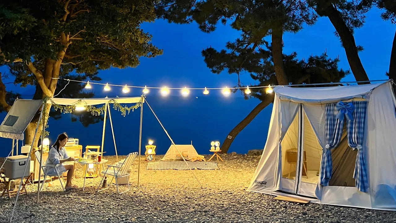 감성캠퍼가 비바람 불 때 캠핑가면 생기는 일😱 / 클래식잭100 / 나로힐링캠핑장 / Camping V-log サムネイル
